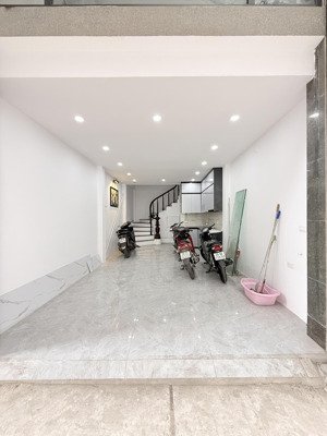 bán nhà việt hưng phố trường lâm | 35m x 5 tầng | gara 7 chỗ | 2 thoáng | sát mặt phố | hơn 10 tỷ