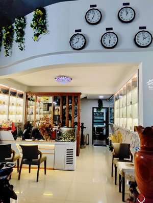 cho thuê khách sạn 9 phòng đang hoạt động ngay vincom biên hòa