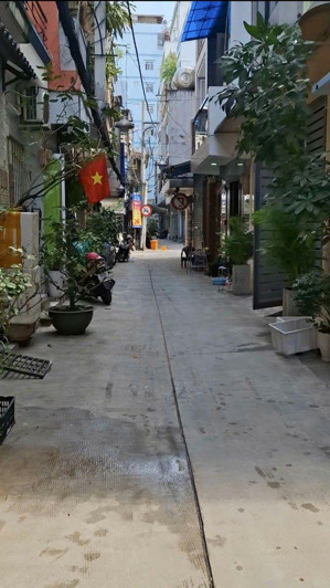 bán nhà quận 10. đường hồ thị kỷ. hẻm ô tô đỗ cửa. 6 tỷ 4