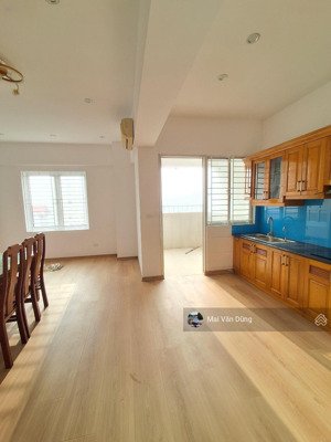 bán nhanh trước tết căn chung cư 3 ngủ.đô thị việt hưng