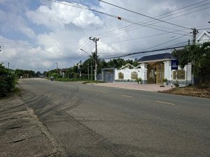 bán gấp nhà lầu mới xây tại mặt tiền đường đt 720, xã suối kiết, tỉnh lâm đồng