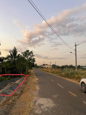 cần bán giải quyết bank đất ngay khu du lịch