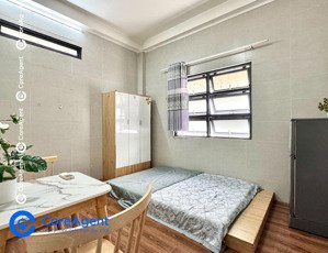 phòng trọ cao cấp - thang máy - cửa sổ trời đủ nội thất ngay vườn lài