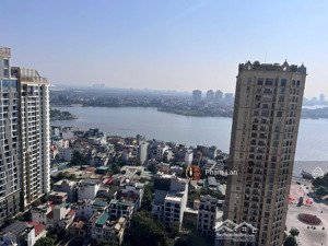 giá thấp hơn thị trường 1.5 tỷ - chủ nhà cần bán gấp căn 3pn tầng cao view hồ - 12.7 tỷ - sẵn sổ