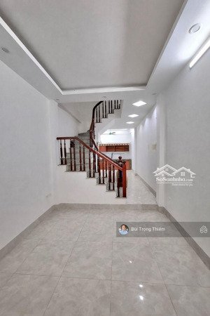 bán nhà dân xây thạch bàn 4 tầng 4 phòng ngủ ngõ thông gần aeon mall giá 6.55 tỷ