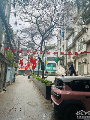 (011) chính chủ bán nhà trường chinh, sát phố, ôtô tránh vào nhà, 56,8m2, mt 4m, ngõ rộng hiếm