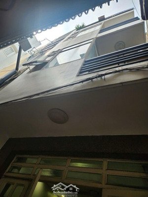 nhà mới 3 tầng, nhỉnh 5 tỷ, sát hxh trần xuân soạn, 48m2 ngang 5m, vào ở ngay