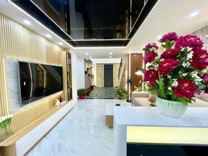 nhà đẹp 1 trệt lửng 2 lầu sân thượng khu dân cư đồng bộ 4x17