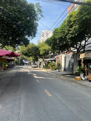 mặt tiền kinh doanh khu aeon tân phú -lô góc -dt 40m2 - đang cho thuê 10tr -2pn 2wc - chỉ 5 tỷ 7 tl