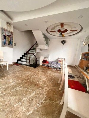 bán nhà hẻm 133 ni sư huỳnh liên, phường 10 tân bình; 4x14m; 5 tầng chỉ 10,5 tỷ