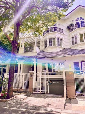 giảm mạnh 7 tỷ bán biệt thự saigon pearl nguyễn hữu cảnh bình thạnh 7x21m 1 hầm 3 lầu giá 88 tỷ