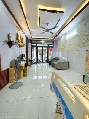 bán nhà q.tân phú 68m2.ngang 4 dài 17m.shr,hoàn công đủ.ngay tô hiệu xung quanh kinh doanh sầm uất.