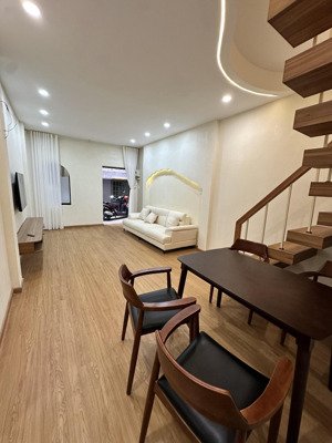 bán nhà 2 tầng đường trần phú gần chợ hàn đà nẵng , vị trí siêu đẹp