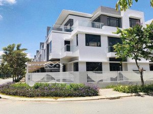 rẻ nhất thạch mỹ lợi. 10.5m ngay bát nàn. dài 21m. cn 220m2. ct hầm 4 tầng. giá siêu rẻ 40.7 tỷ