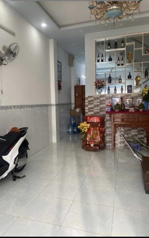 cho thuê nhà 4 tầng mt đường 18 kdc bình hưng . bình chánh . lh : phú