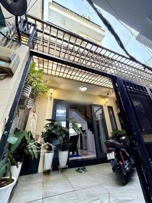 bán nhà 5 tầng sát cầu chữ y p8-q8