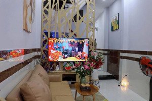 nhà mới, (trệt, lầu, st), 35m2 đất, nở hậu, gần cầu nguyễn tri phương p9q8