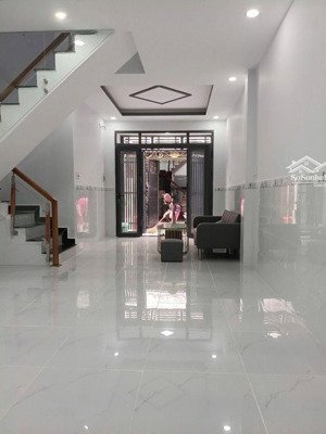 1222
bình tân hướng lộ 2 , 2 tầng ,4x10 công nhận đủ giá nhỉnh 4ty