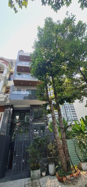 cho thuê văn phòng hoặc căn hộ gia đình (03 sàn). dự án huy hoàng. gần đảo kim cương. ubnd thủ đức.