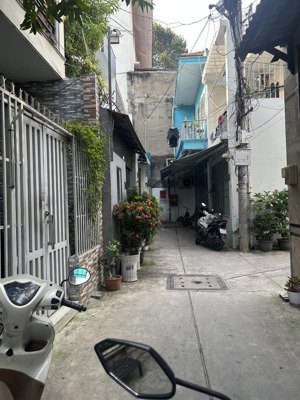 siêu hot- chỉ 4 tỷ 1 có ngay nhà hxh vườn lài - nhà kiên cố vào ở ngay - 2pn 2wc - dt 30m2