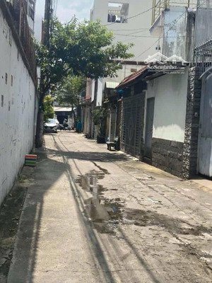 sát aeon tân phú , hẻm 6 m thông tứ tung , dt 49m2 , nở hậu , 2 tầng chỉ 5 tỷ x tl