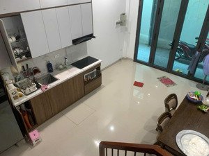 cho thuê chdv mới tại ngõ 41 số 24 đông tác, 10 phòng khép kín, full nội thất giá từ 3,5tr-3,7tr/th