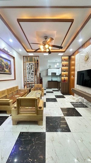 nhà đẹp lĩnh nam , dân xây chắc chắn 4 tầng, ngõ thông, 20m ra ô tô giá chỉ 6.73 tỷ