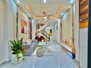 lê quang định -p5 bình thạnh- sát hẻm xe hơi - 39m2 nở hậu - nhà mới full nội thất - chỉ nhỉnh 5 tỷ