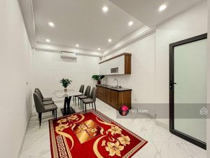 - bán nhà quốc tử giám, ba gác tránh , 20m ra oto tránh, ngõ thông kd, 2 thoáng, 39m2 giá : 9.2 tỷ