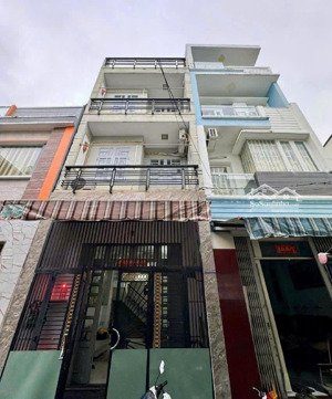 vị trí cực đẹp - đường xe tải quay đầu - nhà 3 tấm minh phụng