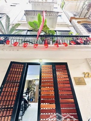 bán nhà kim mã ba đình dt 45/50m x 5t x mt 5,5m giá 23,5 tỷ có thương lượng