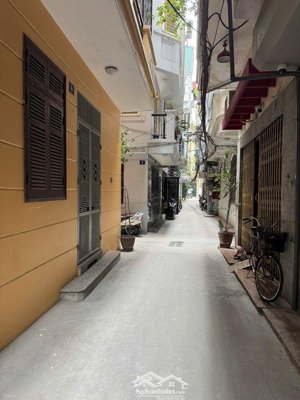 bán nhà minh khai 50m2 4 tầng ngõ 3 gác, cách mặt phố 50m. giá 9.5 tỷ