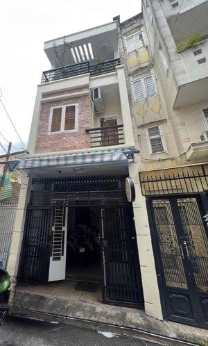 hxh xe tải thông nở hậu 3 tầng btct gần 50m2 - 8 tỷ