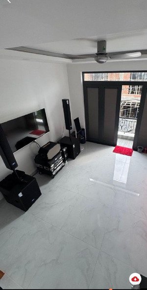 bán nhà mặt khu tiền lửa. dt( 56m2 ). an ninh tuyệt vời. dt(4x14) - 4 tầng. giá 6.1 tỷ