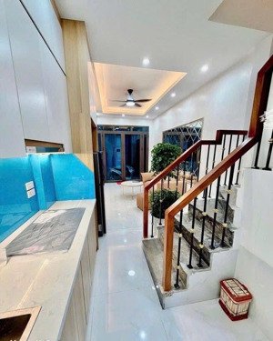 bán nhà cuối trịnh văn bô 40m, 5 ngủ, full đồ giá cực tốt