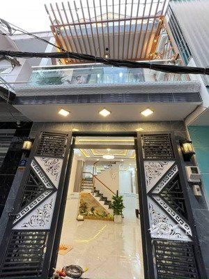 nhà đẹp đón tết 1 trệt 1 lầu 2 phòng ngủ mỗi nhà mỗi sổ tặng hết nội thất