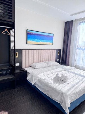 căn góc 2n2vs rẻ nhất toà sapphire s2. giá 3,x tỷ. full nội thất, sẵn sổ đỏ. lh 