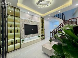 BÁN NHÀ PHỐ HOÀNG MAI GẦN KĐT ĐỀN LỪ, NGÕ THÔNG RẤT GẦN ĐƯỜNG Ô TÔ, 5 TẦNG FULL NỘI THẤT.