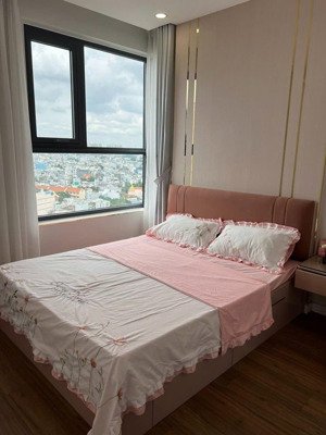 bán căn hộ d''lusso 2pn dt lớn 75m2 căn góc tầng cao view sông giá rẻ chỉ 6,15 tỷ bao thuế full nt