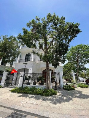 biệt thự paris góc ~ 300m2 - vị trí siêu vip - hàng hiếm vinhomes imperia