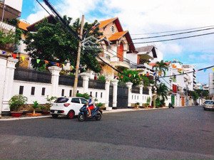 độc nhất 1 căn duy nhất xây biệt thự, villa,tòa nhà ngang 10m, hẻm xe hơi thành thái, 20tỷ, quận 10