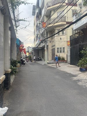 bán nhà diện tích lớn đường ô tô giá 11,2 tỷ