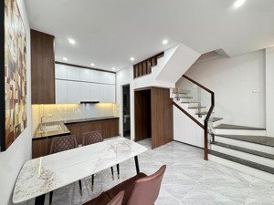 chính chủ bán nhà tây mỗ lô góc 35m2 5 tầng thoáng trước sau chỉ 6,6 tỷ