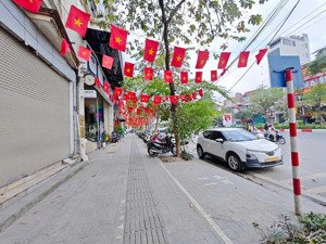 mp văn cao liễu giai ba đình dt 85 m x 6 tầng x mt 6.2 m x chỉ 79 tỷ