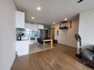 chính chủ bán căn 2 ngủ chung cư mipec long biên gần cầu long biên 78.6m2 giá 8.2 tỷ: lh 