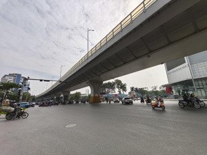 mảnh đất phố tôn thất tùng-ngõ thông-50m ra mặt đường-cạnh bệnh viện đh y-phân lô 40m2-giá đầu tư