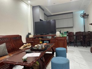 hàng nóng. nhà lô góc 44m2 4 tầng rẻ hơn chung cư chỉ nhỉnh 5,5 tỷ sát vin cổ loa cầu tứ liên