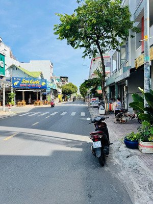 Mặt Tiền Nguyễn Xuân Khoát Tân Phú - 6x22m - Vị Trí đẳng Cấp - Chỉ 18.5 Tỷ