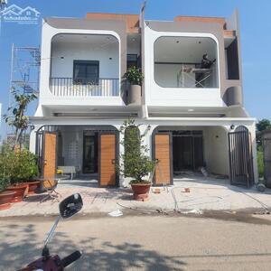 BÁN NHÀ 1 TRỆT 1 LẦU MỚI XÂY KHU DÂN CƯ PHƯỜNG LONG CHÂU (P9 CŨ) - VĨNH LONG