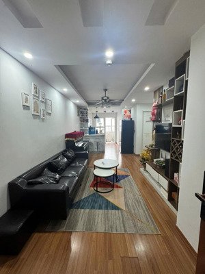 bán nhà chung cư 2 ngủ full đồ hh1a -linh đàm- mặt phố - view đẹp - tầng đẹp - nhà ở luôn